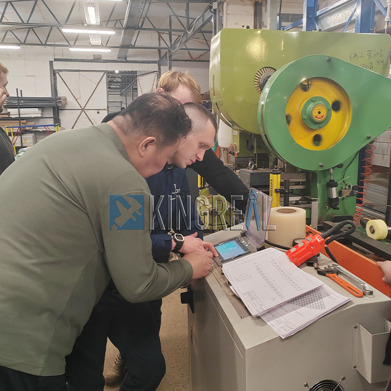 ОБОРУДОВАНИЕ по производству потолков грильято