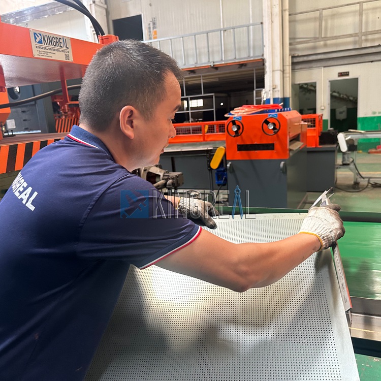 Линия для производства фасадных кассетных панелей