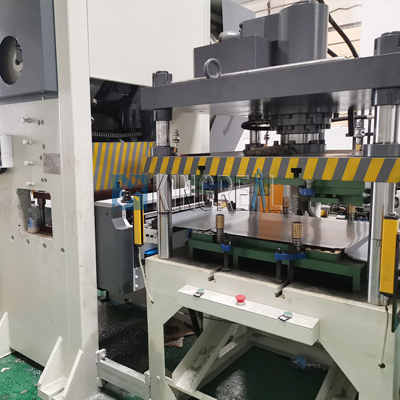 Полно-автоматическая линия производства потолок металлический-3