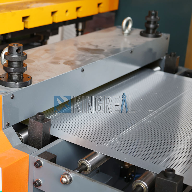 потолок металлический кассетный Станок-6