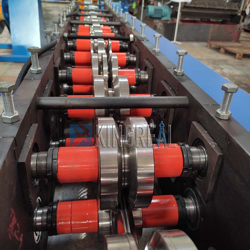 Крен потолка адвокатского сословия треугольника Т формируя машину-3