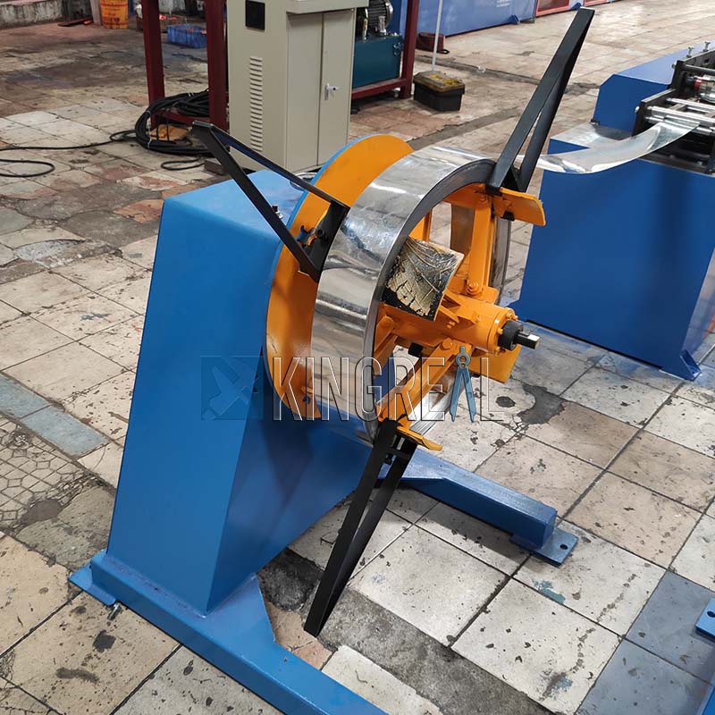 Крен потолка адвокатского сословия треугольника Т формируя машину-2